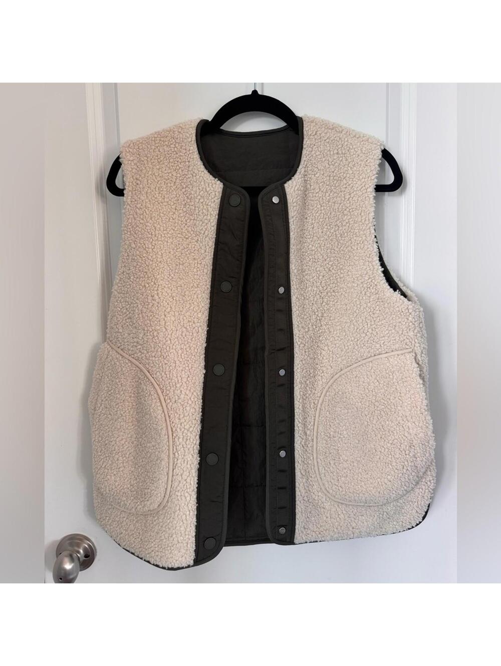 Varley Audrea Reversible Vest - Picture 6 of 7